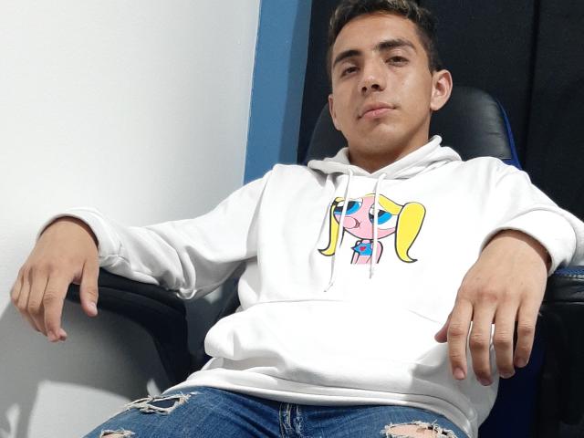 LatiinGuy69 - Live porn &amp; sex cam - 17256786