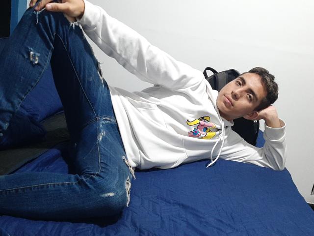 LatiinGuy69 - сексуальная веб-камера в реальном времени - 17256794