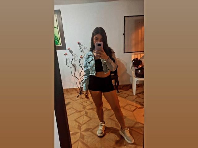 HeidyMillerr - Élő pornó és szexkamera - 17258194