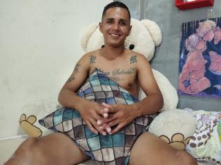 AndyFly - Live Sex Cam - 17262614