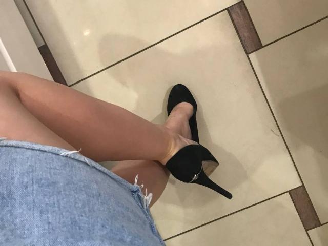 Fellinia - פורנו בשידור חי ומצלמת סקס - 17312962