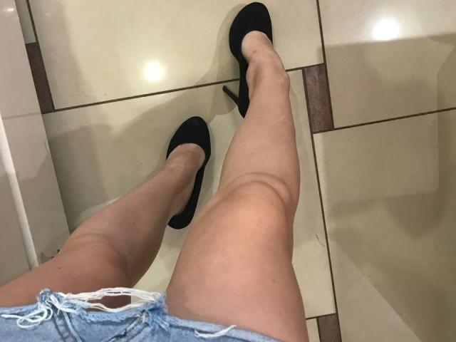 Fellinia - Live Sex Cam - 17313026