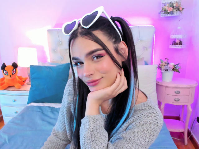 CharlotteBroown - Live Sex Cam - 17330194