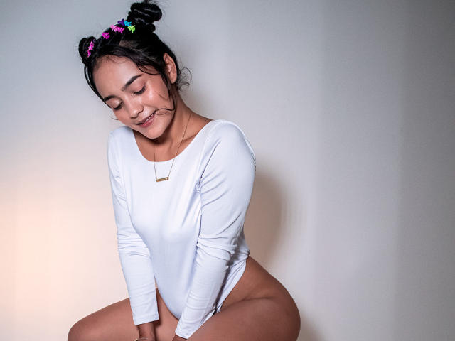 KarlyeKroes - Live sex cam - 17334630