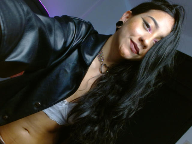 ValerieHang - Live Sex Cam - 17350134