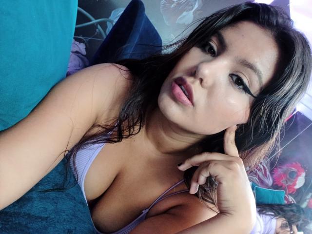 LucyDumont - Élő pornó és szexkamera - 17367346