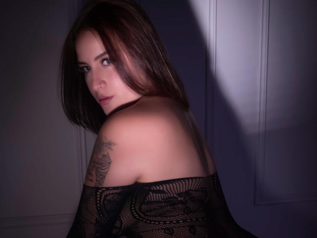 EmilyBrrown - Live sex cam - 17376286