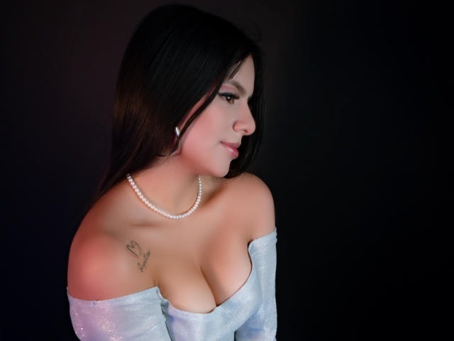 ChloeBakerX - Live porn &amp; sex cam - 17380174
