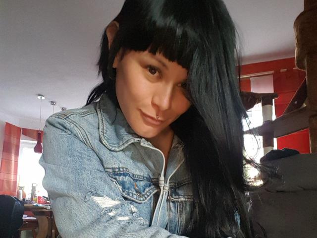 SaskiaMller - Sexe cam en vivo - 17381626