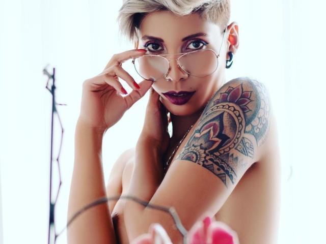 GabyCollins - Live porn &amp; sex cam - 17388446