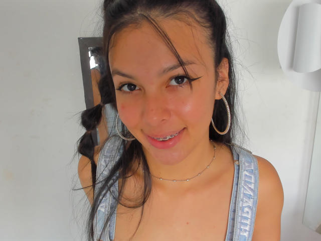 JinJoness - Live sex cam - 17393418