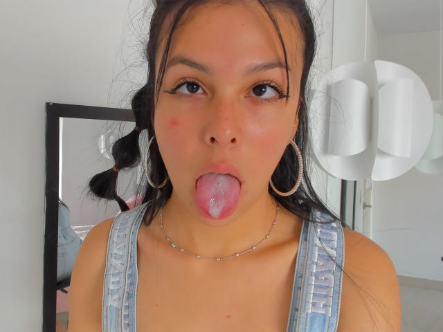 JinJoness - Live sex cam - 17393426