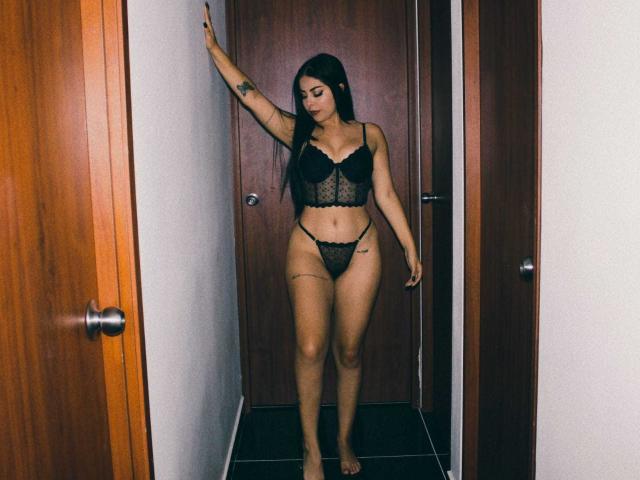 AliciaAkbar - Live sexe cam - 17404198