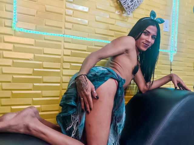 CharonDeSilva - Live sex cam - 17408454