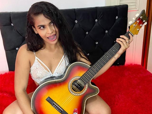 FoxyLatin69 - Live porn &amp; sex cam - 17415846