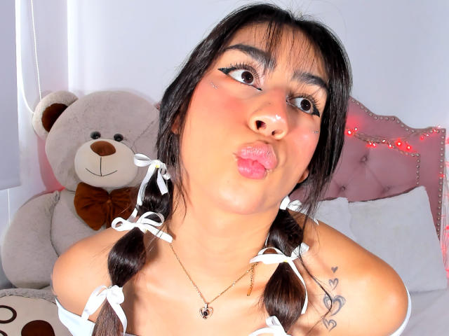 JessicaSoler - Live Sex Cam - 17417870