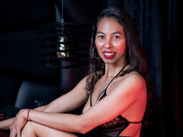 RosalindaCortez - Élő pornó és szexkamera - 17418434