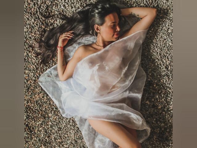 SkinnyLucy69 - Live sexe cam - 17418910