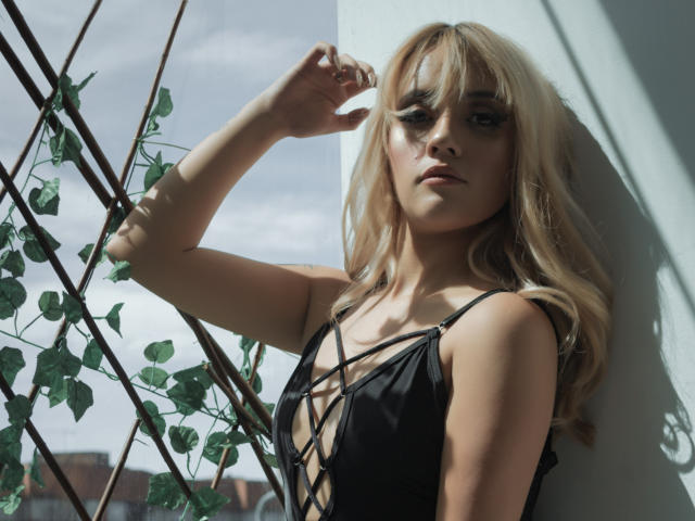 SabrinaCole - Porno na żywo i seks kamera - 17435554