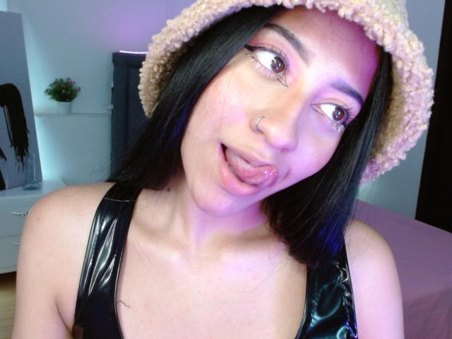 ValerieHang - Live sex cam - 17439074