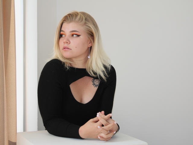 AmberGardner - Live porn &amp; sex cam - 17448218