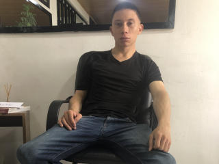 LuciferDickHot - Live porn &amp; sex cam - 17453822