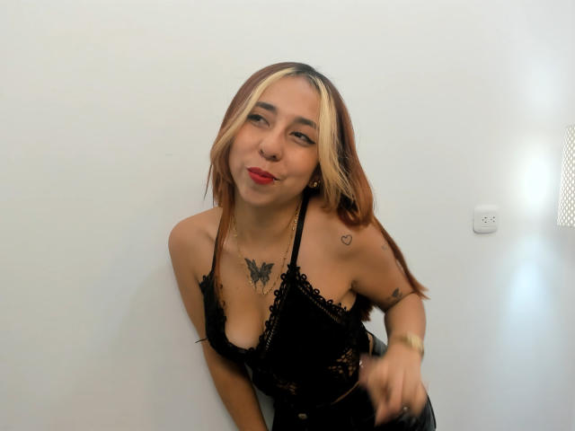 WandaLewis - Live porn &amp; sex cam - 17468150
