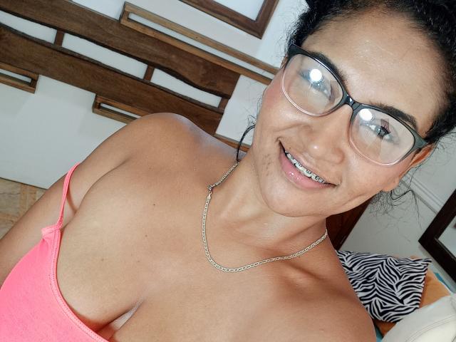 SalomeSexxy - Live porn &amp; sex cam - 17491314