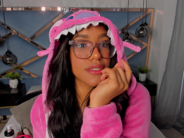 ZhaoMiller - Live porn &amp; sex cam - 17493774