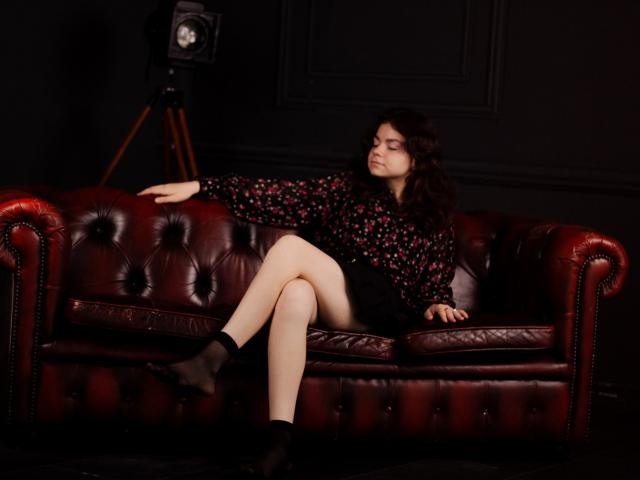 TinaRedly - פורנו בשידור חי ומצלמת סקס - 17495306