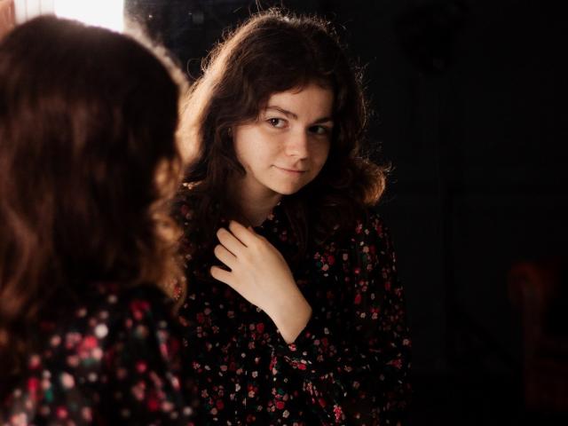 TinaRedly - פורנו בשידור חי ומצלמת סקס - 17495338