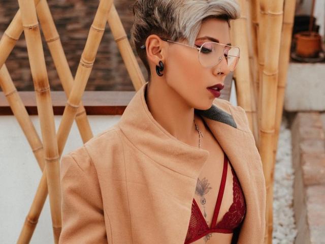 GabyCollins - Live Sex Cam - 17498114