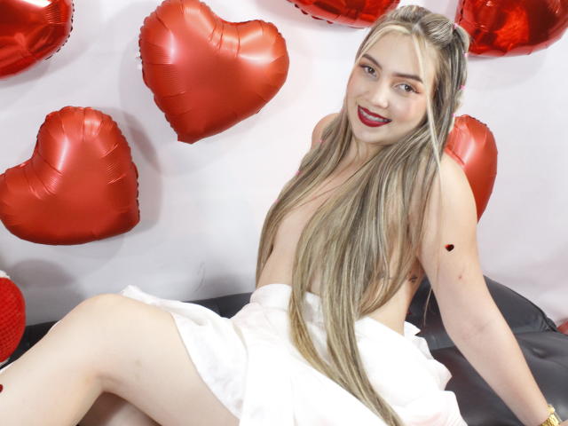SilvertFoxy - Élő pornó és szexkamera - 17502818