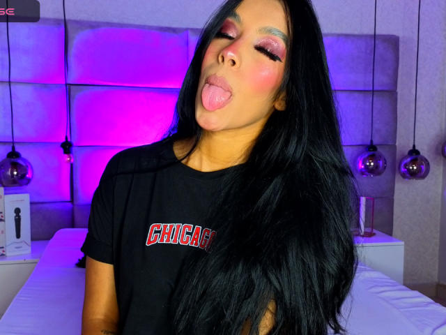 FiorellaBossh - Live porn &amp; sex cam - 17504846