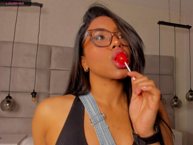 ZhaoMiller - Live porn &amp; sex cam - 17526830