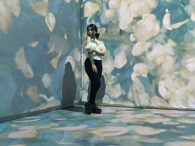 MeganWisse - ライブポルノ&amp;セックスカム - 17535226