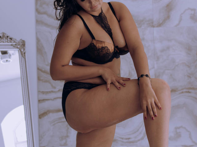 AlinaMilf - Live porn &amp; sex cam - 17537818