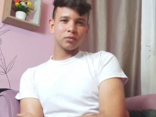 DanielMoncada - Live sex cam - 17540686
