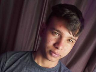 DanielMoncada - Live porn &amp; sex cam - 17540694