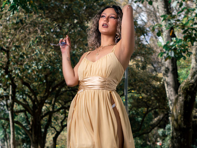 FloraSaenz - Élő pornó és szexkamera - 17546950