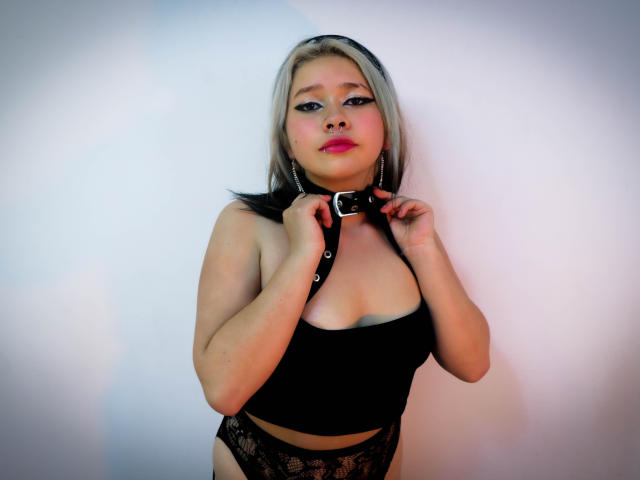 AlisaMoretti - Live porn &amp; sex cam - 17551222