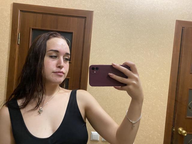 Mallenia - Live sex cam - 17556518