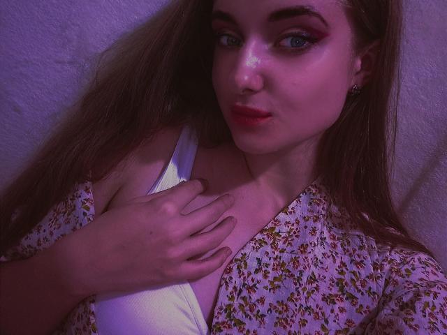 KariMillie - Élő pornó és szexkamera - 17556818