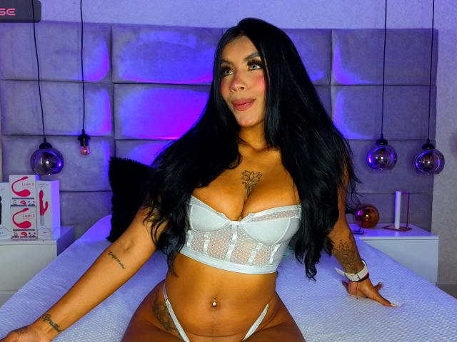 FiorellaBossh - Live porn &amp; sex cam - 17561846