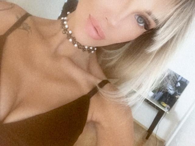 Julaiya - Live porn &amp; sex cam - 17584086