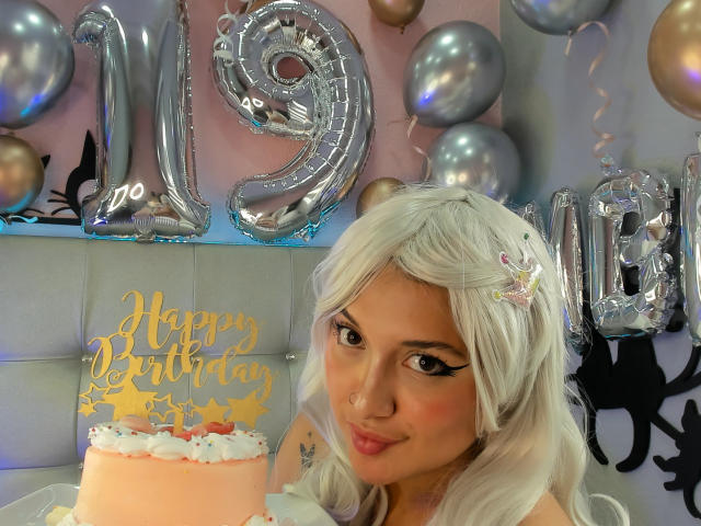 MiaLoliy - сексуальная веб-камера в реальном времени - 17589350