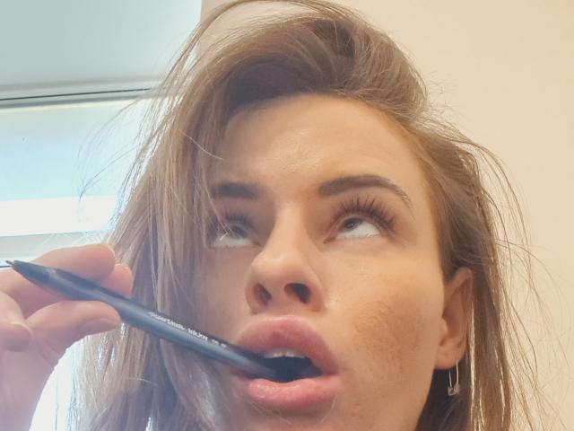 HolyKhloe - Live sex cam - 17594478