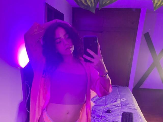 CamiEvans - Élő pornó és szexkamera - 17601310