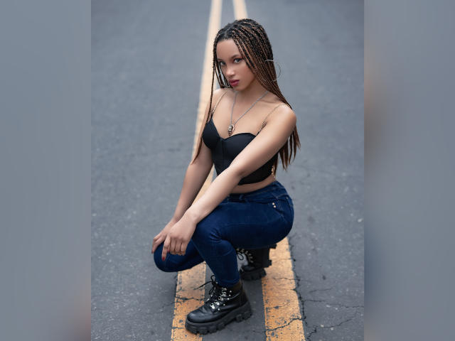 CamilaMae - сексуальная веб-камера в реальном времени - 17627750