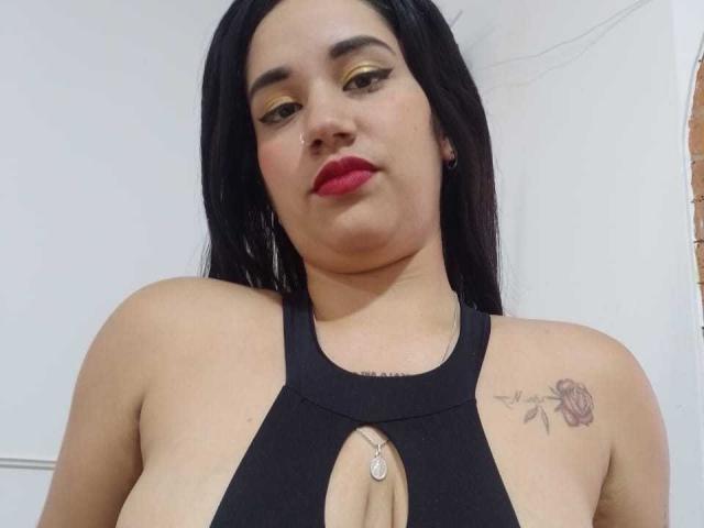 AleishaFoxy - Live Sex Cam - 17632978